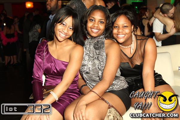 Lot332 nightclub photo 28 - December 31st, 2010