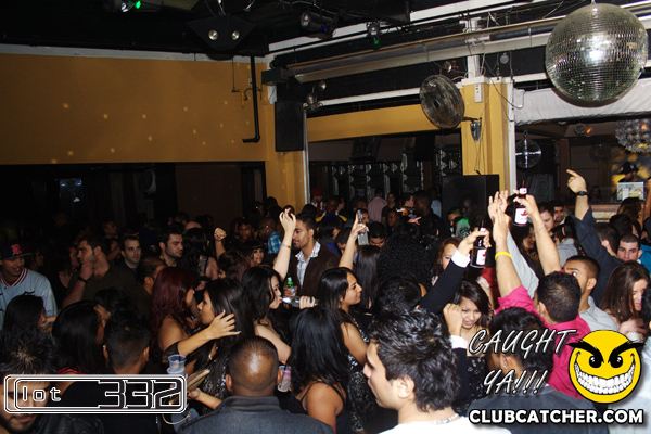 Lot332 nightclub photo 33 - January 1st, 2011