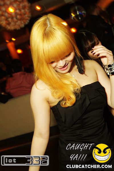 Lot332 nightclub photo 8 - January 7th, 2011