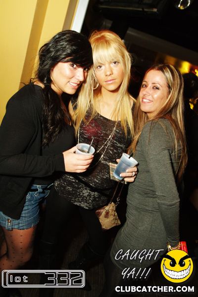 Lot332 nightclub photo 81 - January 7th, 2011