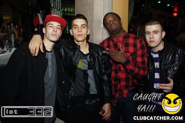 Lot332 nightclub photo 121 - January 8th, 2011