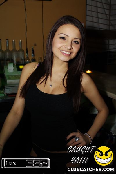 Lot332 nightclub photo 15 - January 8th, 2011