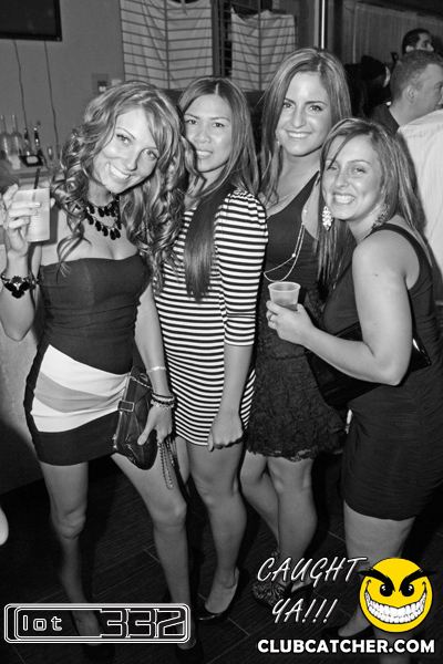 Lot332 nightclub photo 148 - January 8th, 2011