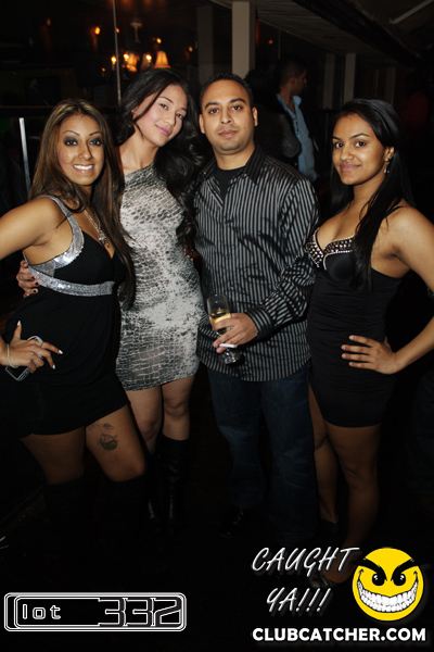 Lot332 nightclub photo 150 - January 8th, 2011