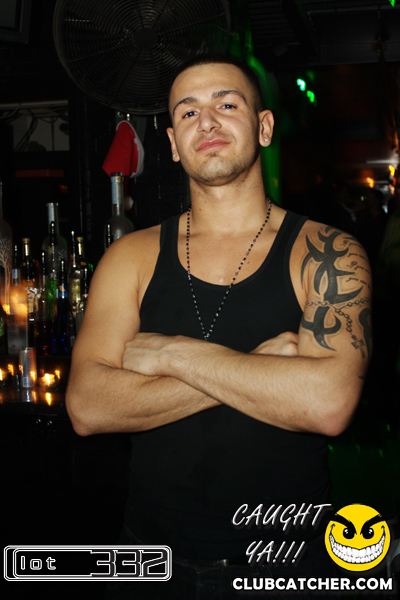 Lot332 nightclub photo 16 - January 8th, 2011