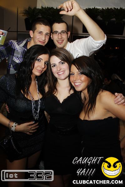 Lot332 nightclub photo 151 - January 8th, 2011