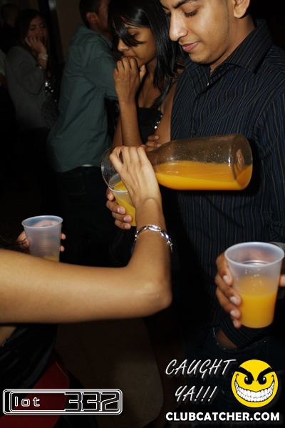 Lot332 nightclub photo 181 - January 8th, 2011