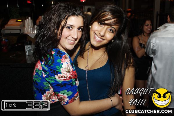 Lot332 nightclub photo 26 - January 8th, 2011