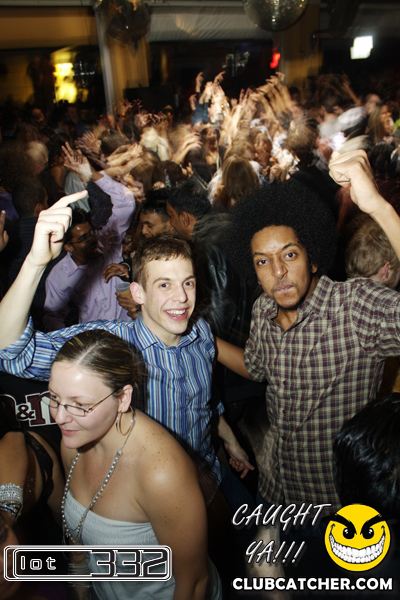 Lot332 nightclub photo 30 - January 8th, 2011