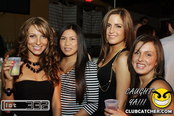 Lot332 nightclub photo 4 - January 8th, 2011