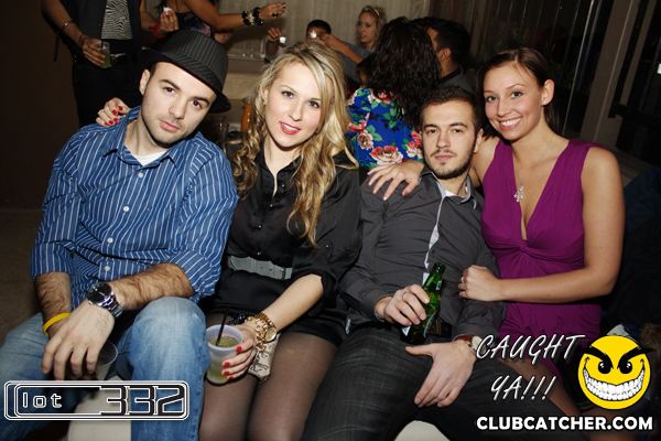Lot332 nightclub photo 5 - January 8th, 2011