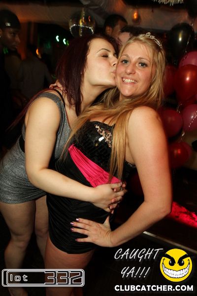 Lot332 nightclub photo 62 - January 14th, 2011