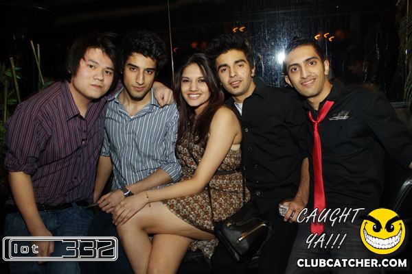 Lot332 nightclub photo 35 - January 15th, 2011