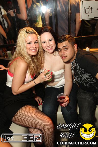Lot332 nightclub photo 36 - January 28th, 2011