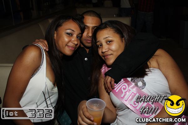 Lot332 nightclub photo 160 - January 29th, 2011