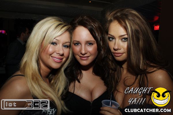 Lot332 nightclub photo 182 - January 29th, 2011