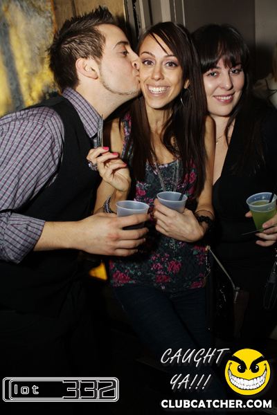 Lot332 nightclub photo 22 - January 29th, 2011