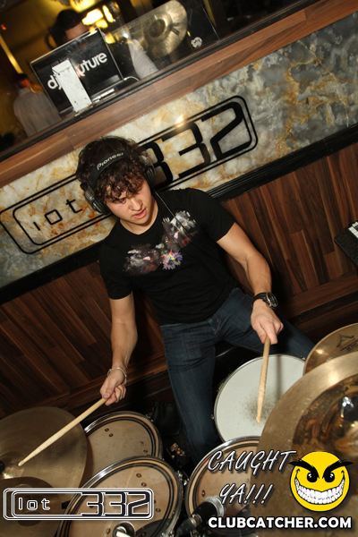 Lot332 nightclub photo 28 - February 11th, 2011