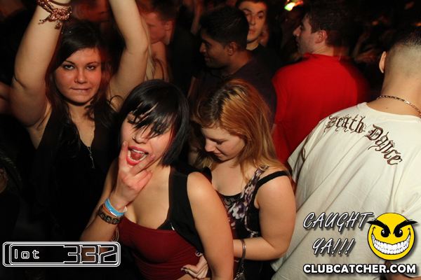 Lot332 nightclub photo 72 - February 11th, 2011