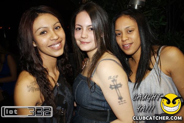 Lot332 nightclub photo 27 - February 12th, 2011
