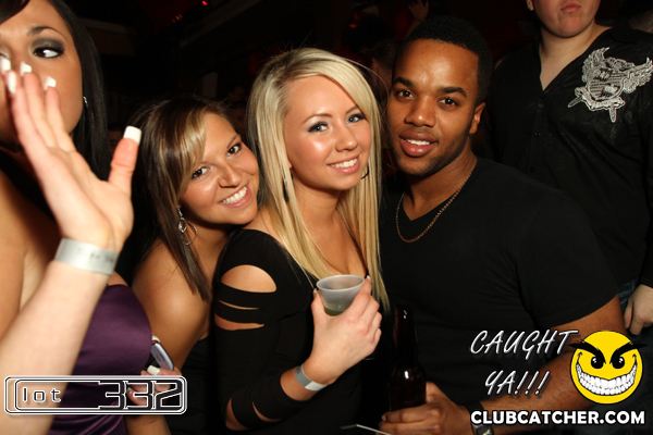 Lot332 nightclub photo 56 - January 21st, 2011