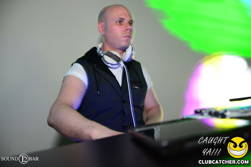 T2 lounge photo 12 - April 4th, 2015