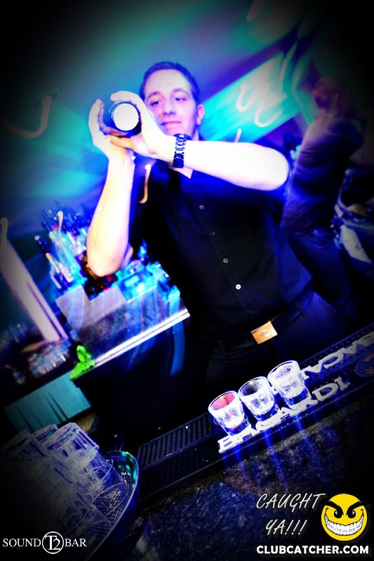 T2 lounge photo 20 - April 4th, 2015