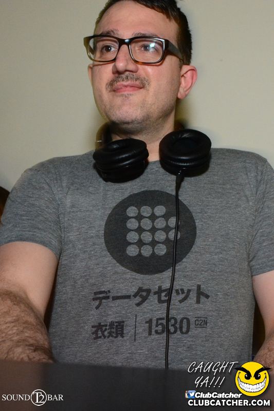 T2 lounge photo 25 - April 9th, 2015