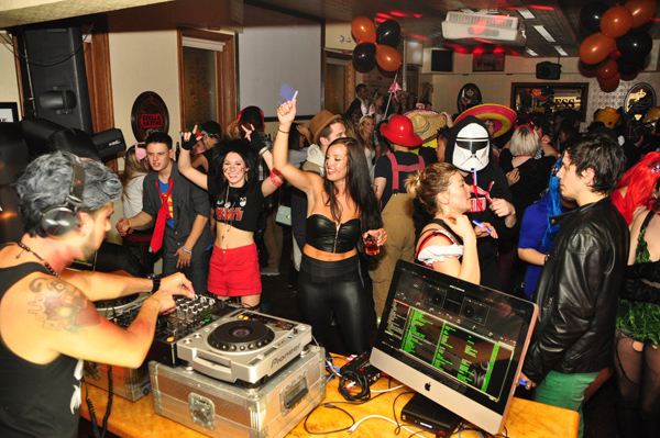 Madison lounge photo 24 - October 31st, 2012