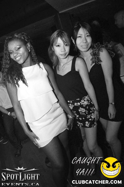 6 Degrees nightclub photo 333 - July 8th, 2011