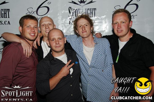 6 Degrees nightclub photo 33 - August 5th, 2011