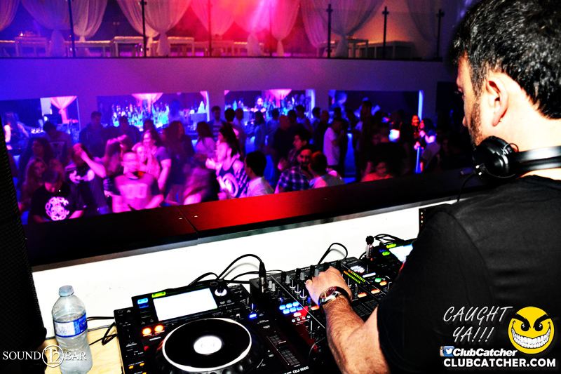 T2 lounge photo 26 - May 7th, 2015