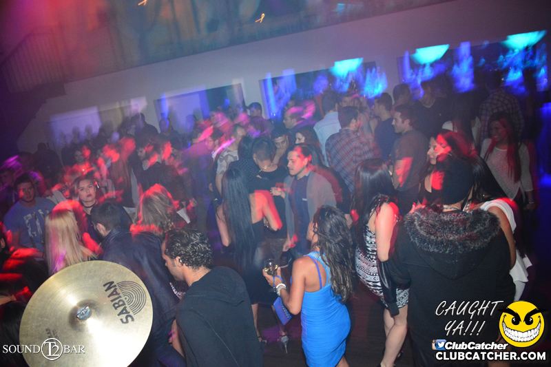 T2 lounge photo 106 - May 14th, 2015