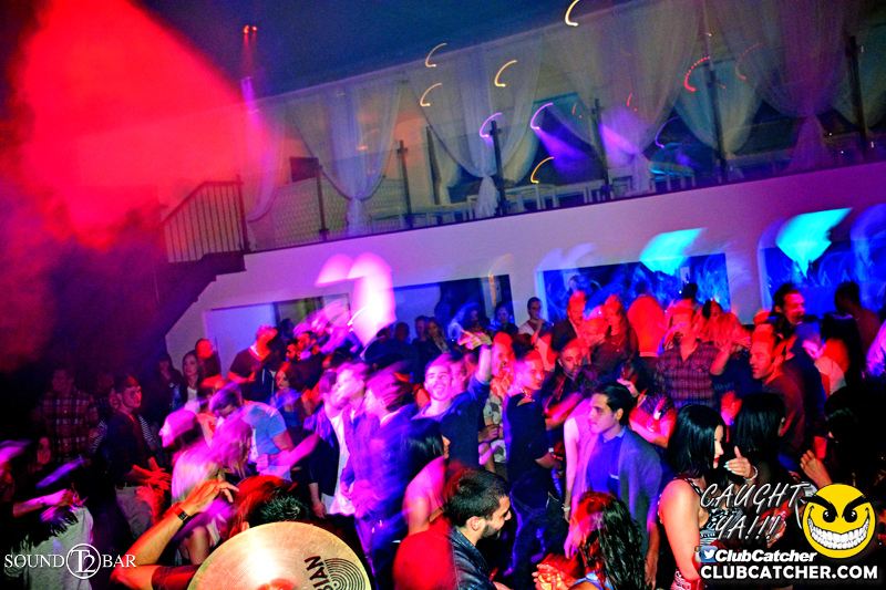 T2 lounge photo 117 - May 14th, 2015