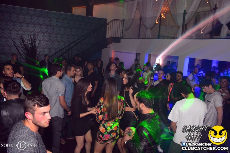 T2 lounge photo 35 - May 21st, 2015