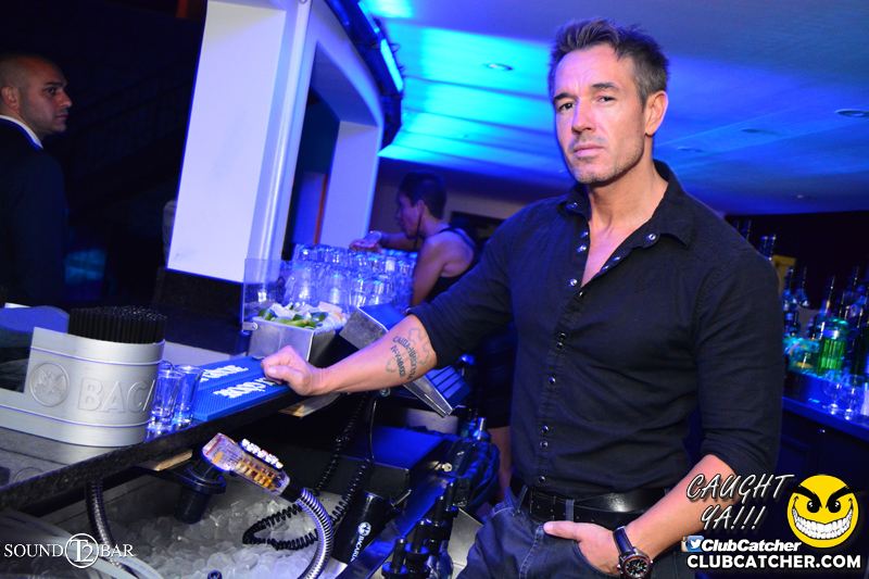 T2 lounge photo 46 - May 21st, 2015