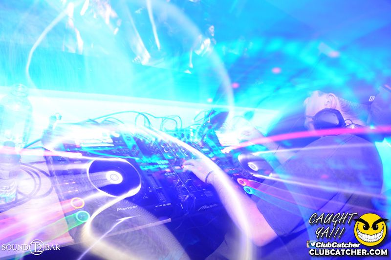 T2 lounge photo 30 - May 28th, 2015