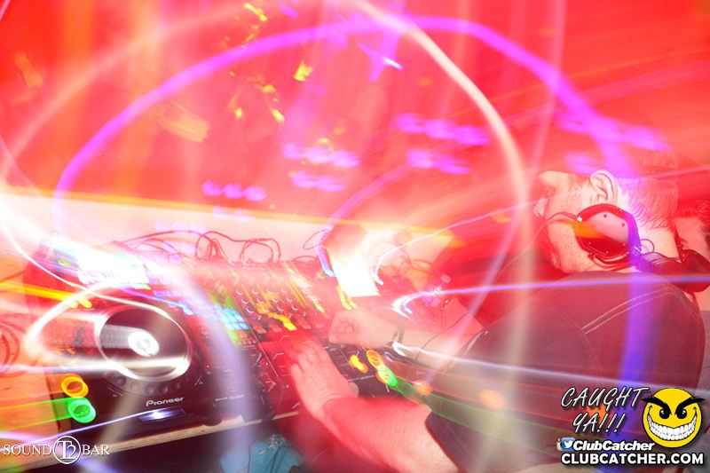 T2 lounge photo 44 - May 28th, 2015