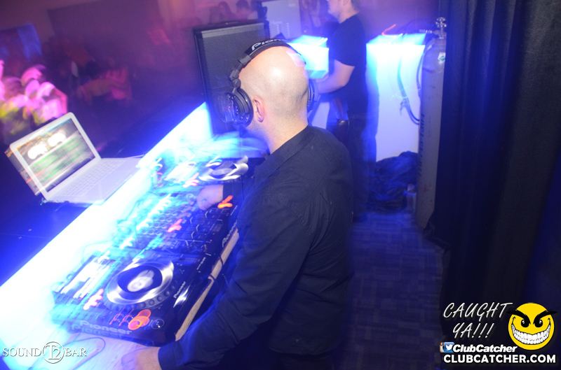 T2 lounge photo 35 - May 30th, 2015