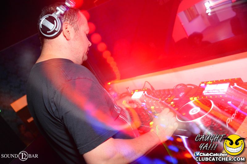 T2 lounge photo 106 - June 4th, 2015