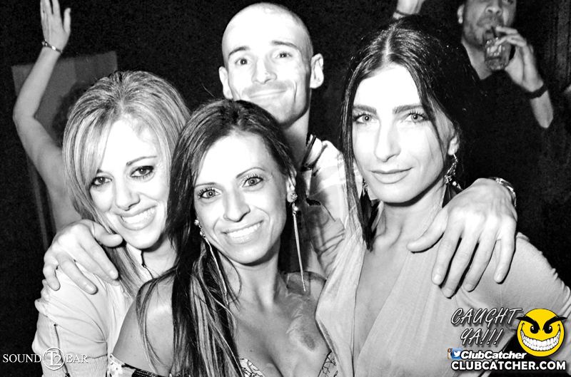 T2 lounge photo 22 - June 12th, 2015