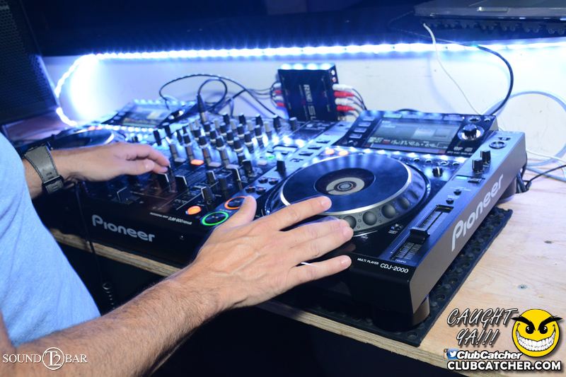 T2 lounge photo 15 - July 18th, 2015