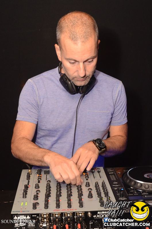 T2 lounge photo 5 - July 23rd, 2015