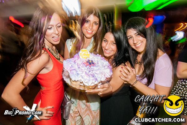 Studio lounge photo 70 - June 8th, 2013