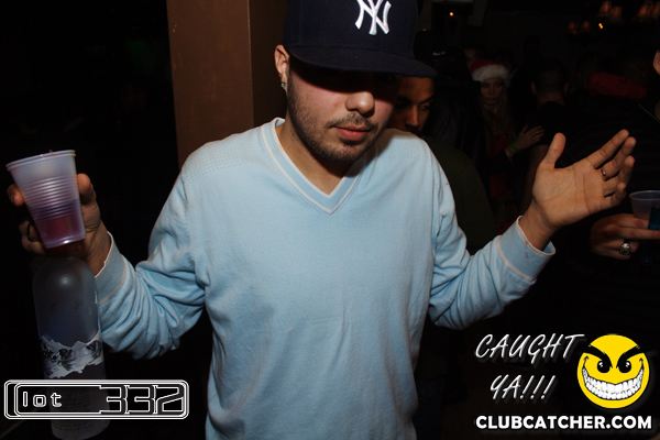 Lot332 nightclub photo 150 - December 25th, 2010