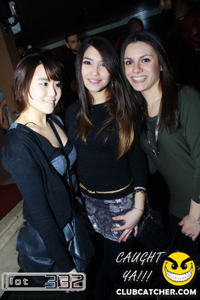 Lot332 nightclub photo 80 - December 25th, 2010