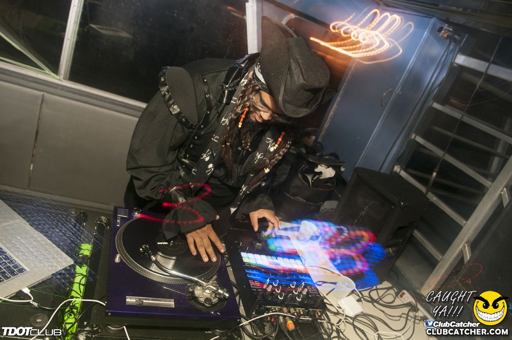 Empress Of Canada party venue photo 42 - October 31st, 2018