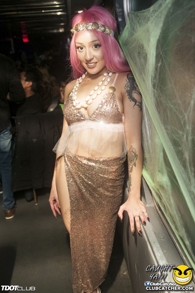 Empress Of Canada party venue photo 10 - October 31st, 2018