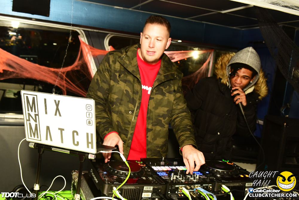 Empress Of Canada party venue photo 26 - November 3rd, 2018