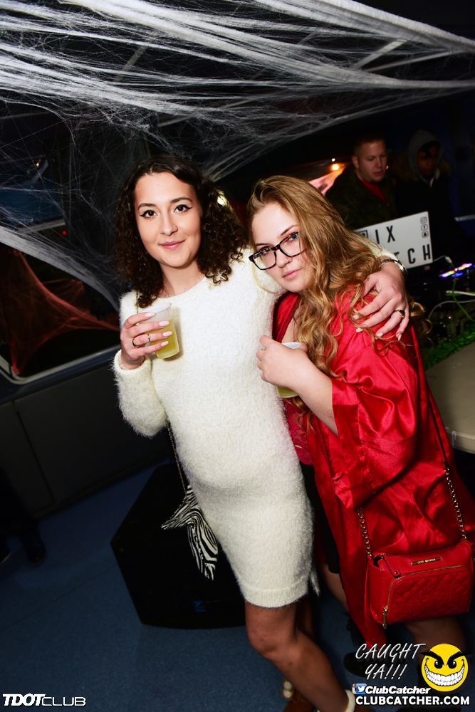 Empress Of Canada party venue photo 8 - November 3rd, 2018